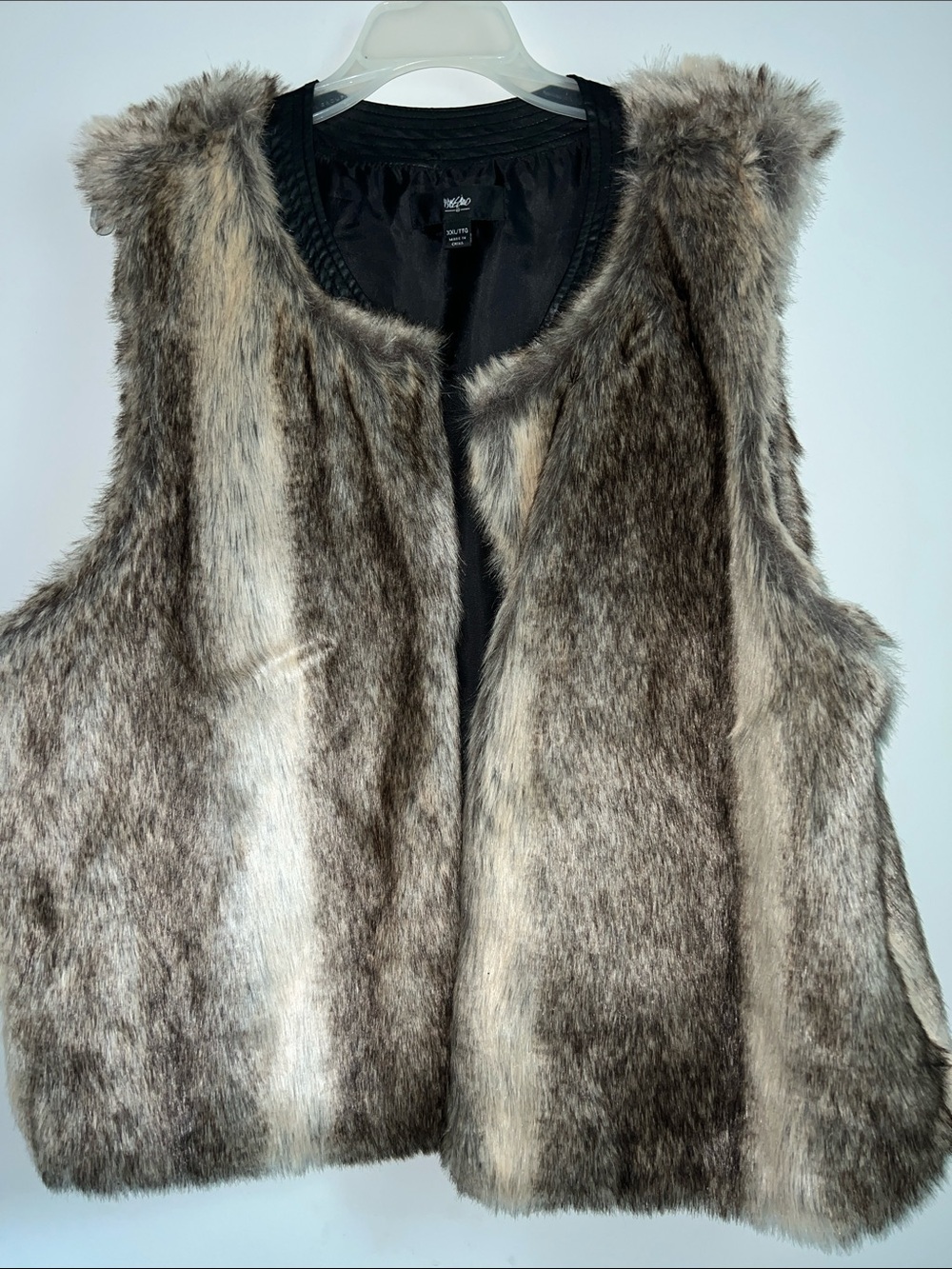 Mossimo Multi-Tone Faux Fur Vest in Brown and Cream XXL